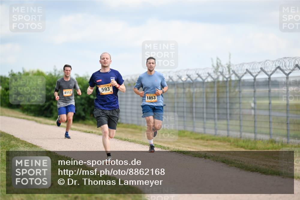 14.09.2025 - Airport Race Dr. Thomas Lammeyer http://msf.ph/oto/8862168 14.09.2025 12:00:41 Laufen 4112, 593, 1853 meine-sportfotos.de