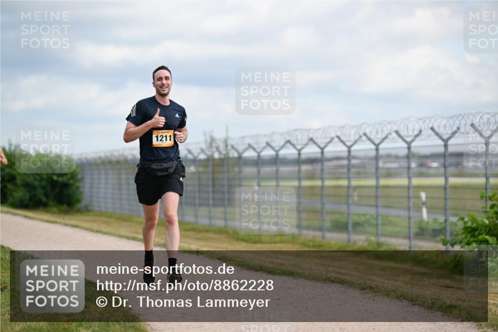 14.09.2025 - Airport Race Dr. Thomas Lammeyer http://msf.ph/oto/8862228 14.09.2025 12:00:51 Laufen 1211 meine-sportfotos.de