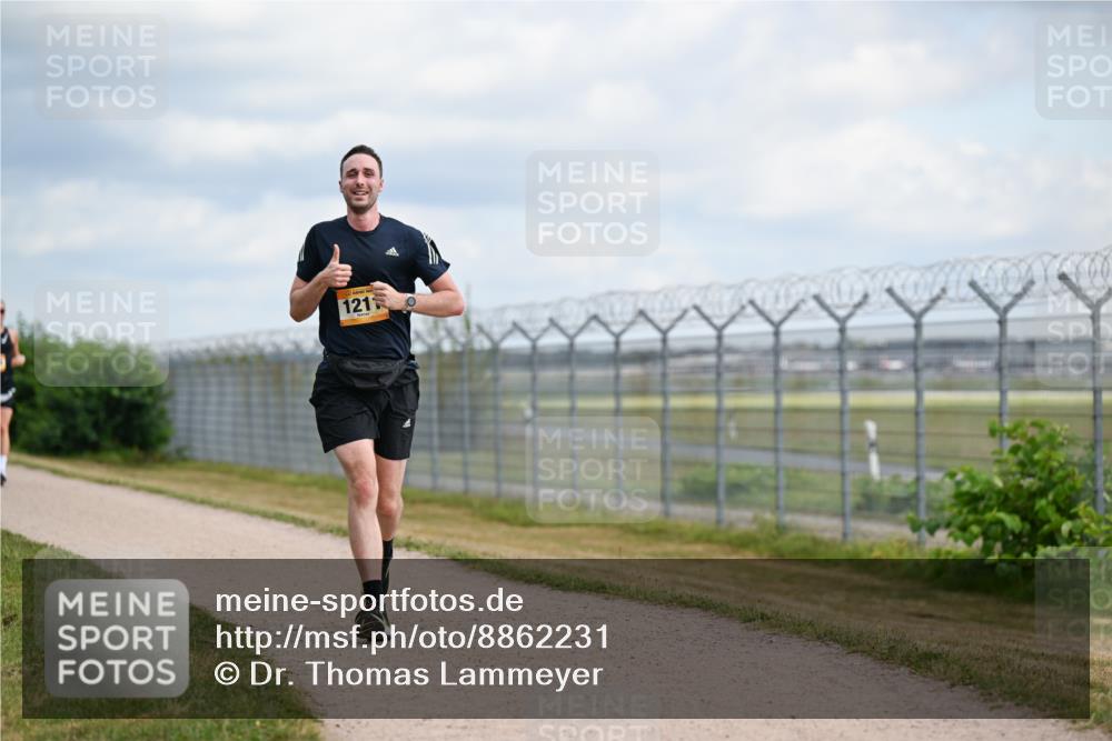 14.09.2025 - Airport Race Dr. Thomas Lammeyer http://msf.ph/oto/8862231 14.09.2025 12:00:52 Laufen 121 meine-sportfotos.de