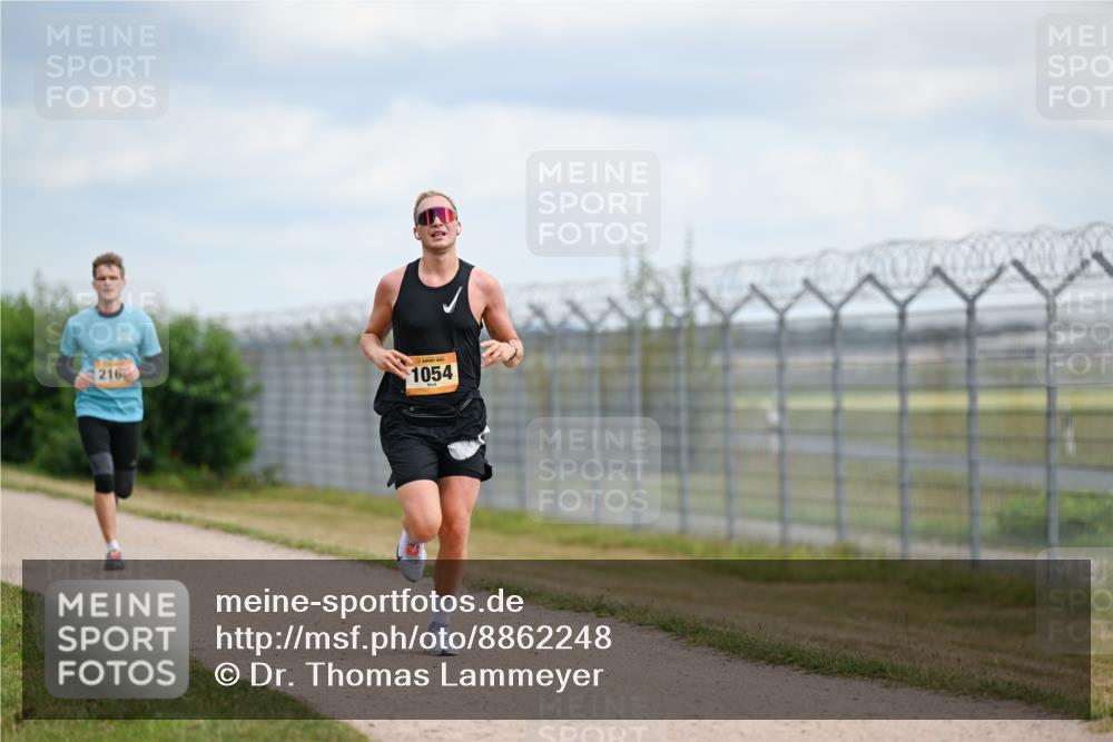 14.09.2025 - Airport Race Dr. Thomas Lammeyer http://msf.ph/oto/8862248 14.09.2025 12:00:56 Laufen 216, 1054 meine-sportfotos.de