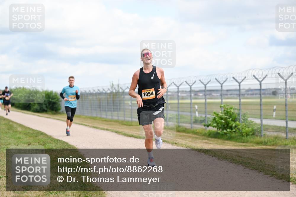 14.09.2025 - Airport Race Dr. Thomas Lammeyer http://msf.ph/oto/8862268 14.09.2025 12:00:59 Laufen 2165, 1054 meine-sportfotos.de