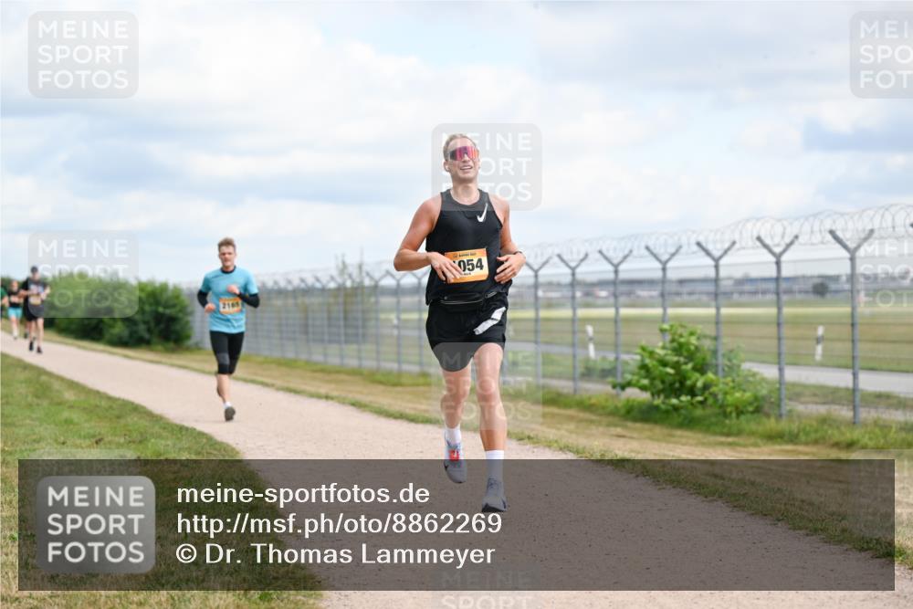 14.09.2025 - Airport Race Dr. Thomas Lammeyer http://msf.ph/oto/8862269 14.09.2025 12:00:59 Laufen 054 meine-sportfotos.de