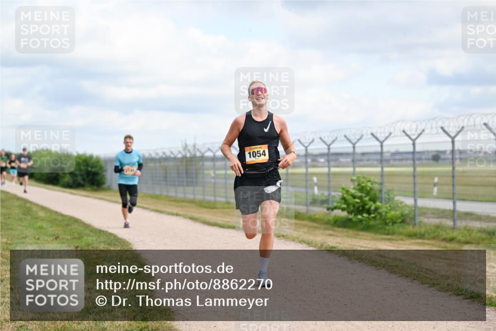 14.09.2025 - Airport Race Dr. Thomas Lammeyer http://msf.ph/oto/8862270 14.09.2025 12:00:59 Laufen 1054 meine-sportfotos.de
