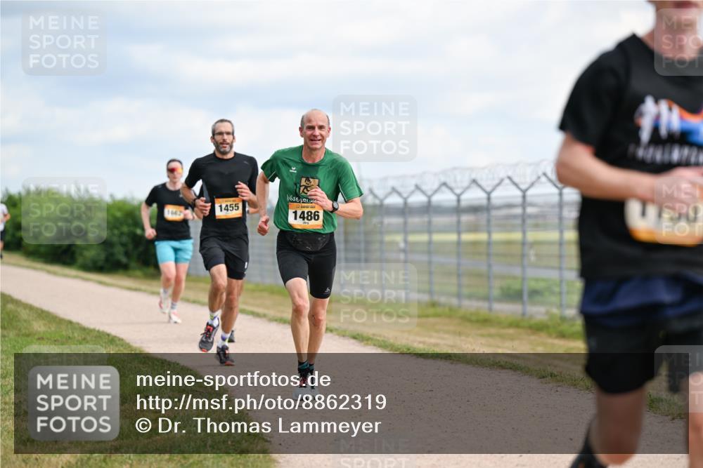 14.09.2025 - Airport Race Dr. Thomas Lammeyer http://msf.ph/oto/8862319 14.09.2025 12:01:12 Laufen 1455, 1002, 1486, 7750 meine-sportfotos.de