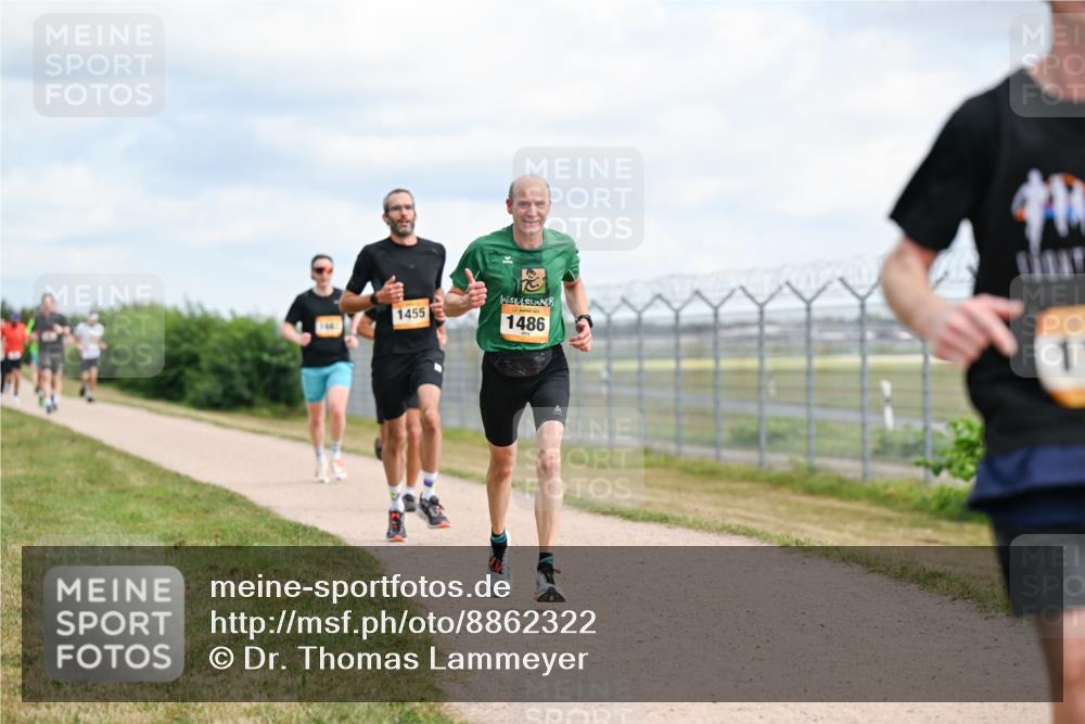 14.09.2025 - Airport Race Dr. Thomas Lammeyer http://msf.ph/oto/8862322 14.09.2025 12:01:12 Laufen 1455, 1486 meine-sportfotos.de