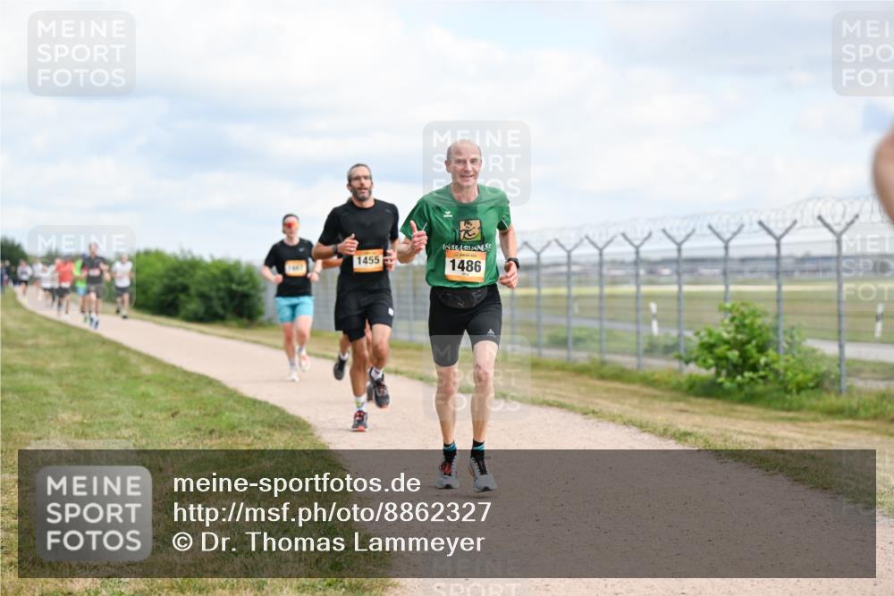 14.09.2025 - Airport Race Dr. Thomas Lammeyer http://msf.ph/oto/8862327 14.09.2025 12:01:13 Laufen 1455, 1486 meine-sportfotos.de