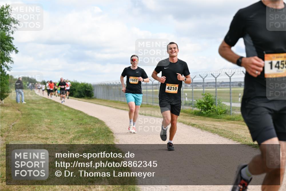 14.09.2025 - Airport Race Dr. Thomas Lammeyer http://msf.ph/oto/8862345 14.09.2025 12:01:16 Laufen 1662, 4210, 1455 meine-sportfotos.de