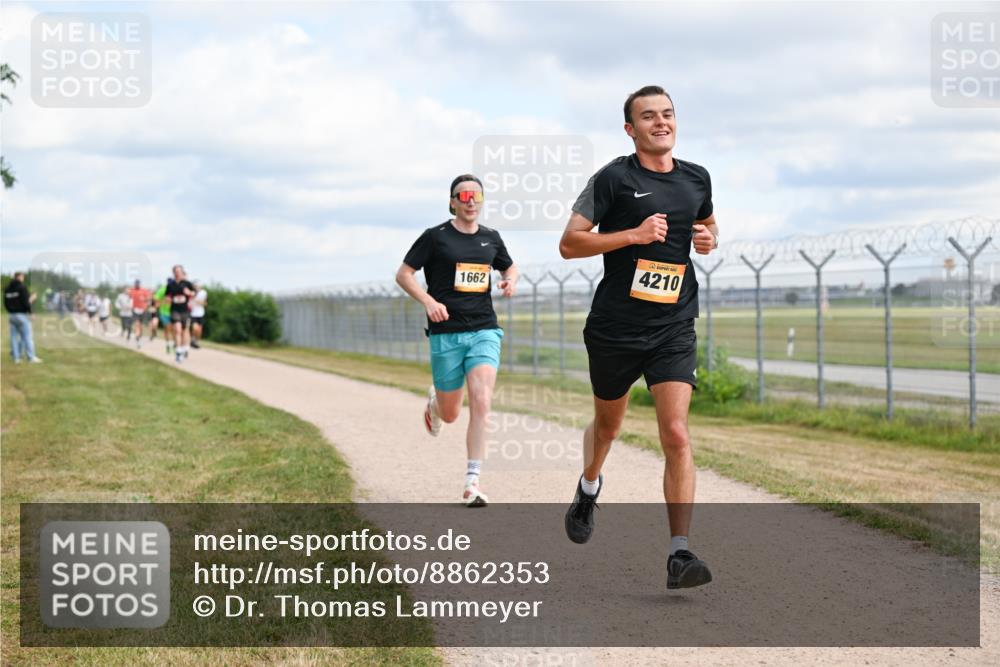 14.09.2025 - Airport Race Dr. Thomas Lammeyer http://msf.ph/oto/8862353 14.09.2025 12:01:17 Laufen 4210, 1662 meine-sportfotos.de