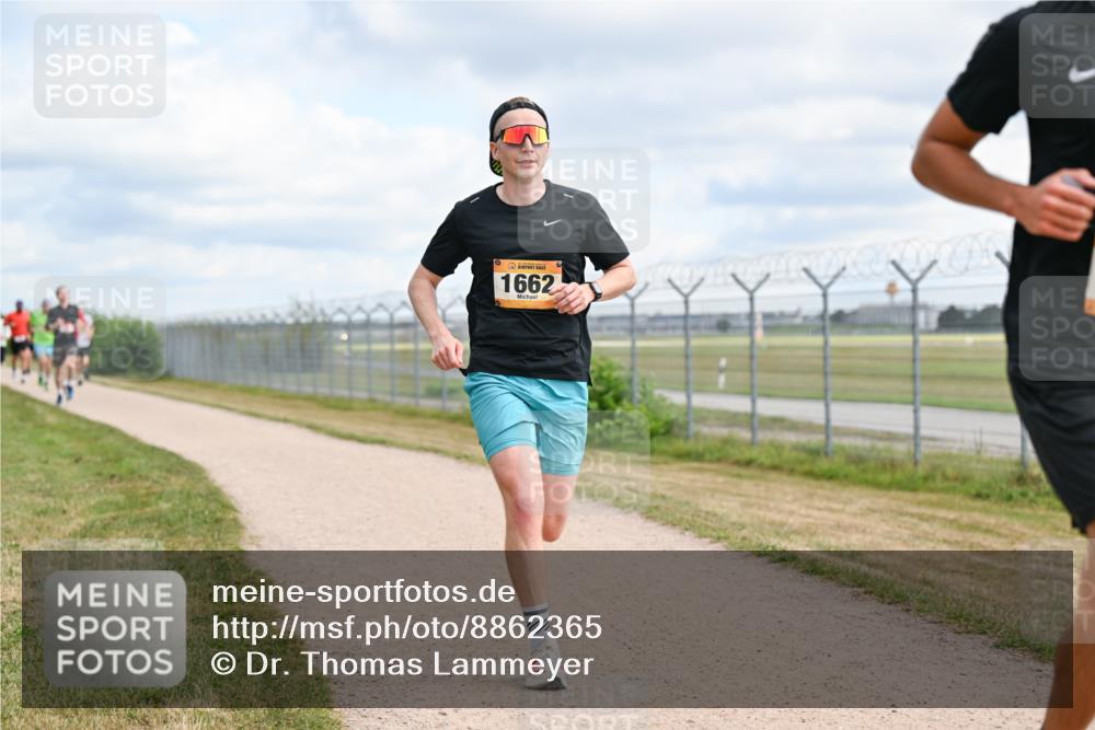 14.09.2025 - Airport Race Dr. Thomas Lammeyer http://msf.ph/oto/8862365 14.09.2025 12:01:18 Laufen 1662 meine-sportfotos.de