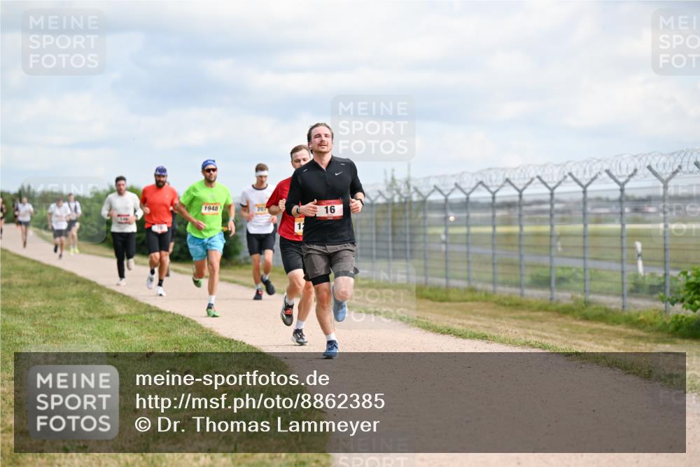 14.09.2025 - Airport Race Dr. Thomas Lammeyer http://msf.ph/oto/8862385 14.09.2025 12:01:22 Laufen 1948, 207, 16 meine-sportfotos.de