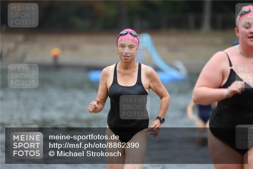 14.09.2025 - Stadtparktriathlon Michael Strokosch http://msf.ph/oto/8862390 14.09.2025 09:50:29 Schwimmen 532, 553, 571, 588, 592, 595 meine-sportfotos.de