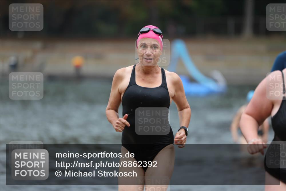 14.09.2025 - Stadtparktriathlon Michael Strokosch http://msf.ph/oto/8862392 14.09.2025 09:50:29 Schwimmen 532, 553, 571, 588, 592, 595 meine-sportfotos.de