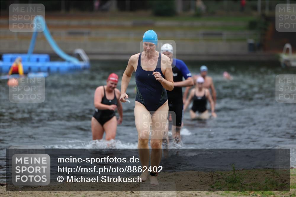 14.09.2025 - Stadtparktriathlon Michael Strokosch http://msf.ph/oto/8862402 14.09.2025 09:50:36 Schwimmen 535, 566, 589, 592 meine-sportfotos.de