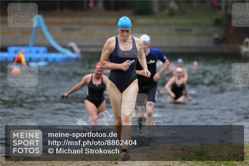 14.09.2025 - Stadtparktriathlon Michael Strokosch http://msf.ph/oto/8862404 14.09.2025 09:50:37 Schwimmen 535, 566, 589, 592 meine-sportfotos.de
