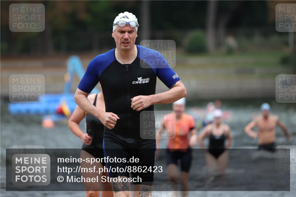 14.09.2025 - Stadtparktriathlon Michael Strokosch http://msf.ph/oto/8862423 14.09.2025 09:50:42 Schwimmen 535, 539, 566, 589, 592, 611 meine-sportfotos.de