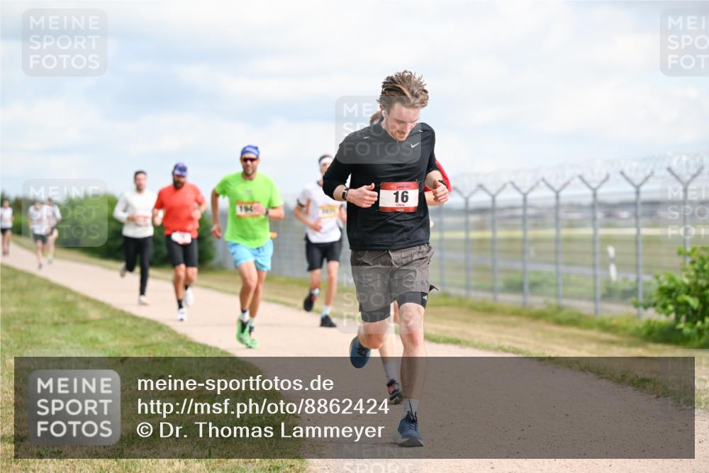 14.09.2025 - Airport Race Dr. Thomas Lammeyer http://msf.ph/oto/8862424 14.09.2025 12:01:24 Laufen 16 meine-sportfotos.de