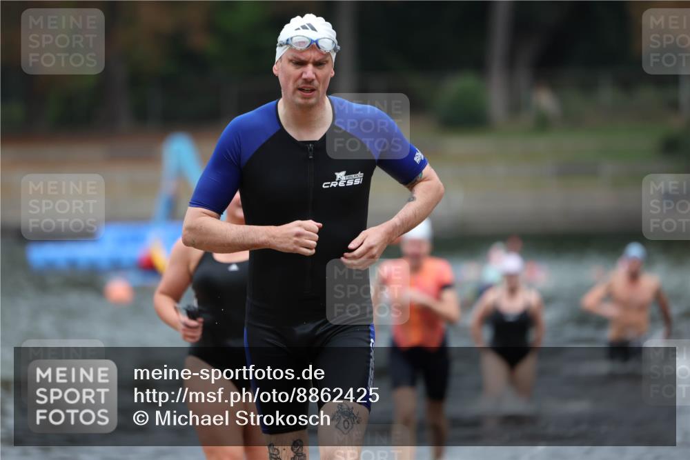 14.09.2025 - Stadtparktriathlon Michael Strokosch http://msf.ph/oto/8862425 14.09.2025 09:50:42 Schwimmen 535, 539, 566, 589, 592, 611 meine-sportfotos.de