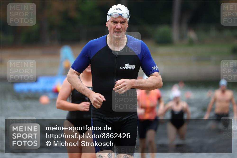14.09.2025 - Stadtparktriathlon Michael Strokosch http://msf.ph/oto/8862426 14.09.2025 09:50:42 Schwimmen 535, 539, 566, 589, 592, 611 meine-sportfotos.de