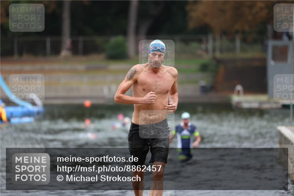 14.09.2025 - Stadtparktriathlon Michael Strokosch http://msf.ph/oto/8862457 14.09.2025 09:50:52 Schwimmen 539, 566, 611 meine-sportfotos.de