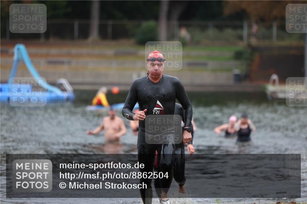 14.09.2025 - Stadtparktriathlon Michael Strokosch http://msf.ph/oto/8862504 14.09.2025 09:51:23 Schwimmen 542, 581 meine-sportfotos.de