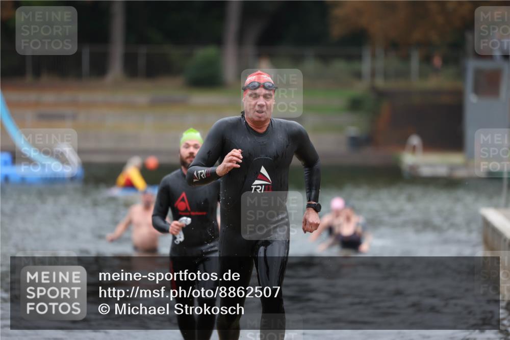14.09.2025 - Stadtparktriathlon Michael Strokosch http://msf.ph/oto/8862507 14.09.2025 09:51:24 Schwimmen 542, 581 meine-sportfotos.de