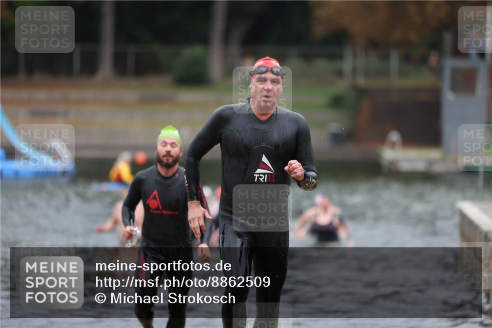 14.09.2025 - Stadtparktriathlon Michael Strokosch http://msf.ph/oto/8862509 14.09.2025 09:51:24 Schwimmen 542, 581 meine-sportfotos.de