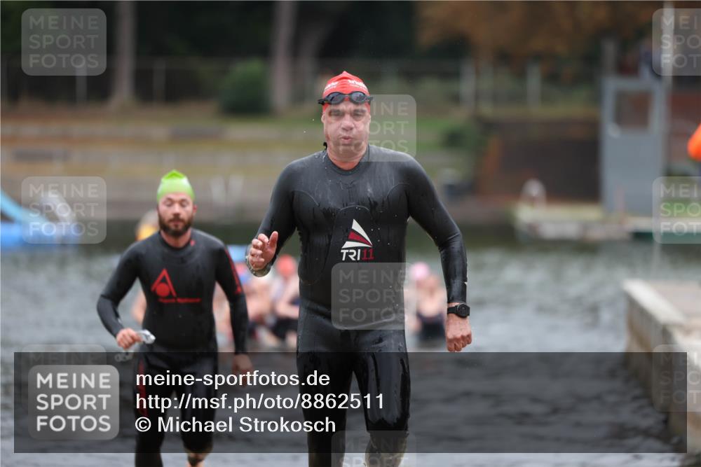 14.09.2025 - Stadtparktriathlon Michael Strokosch http://msf.ph/oto/8862511 14.09.2025 09:51:24 Schwimmen 542, 581 meine-sportfotos.de