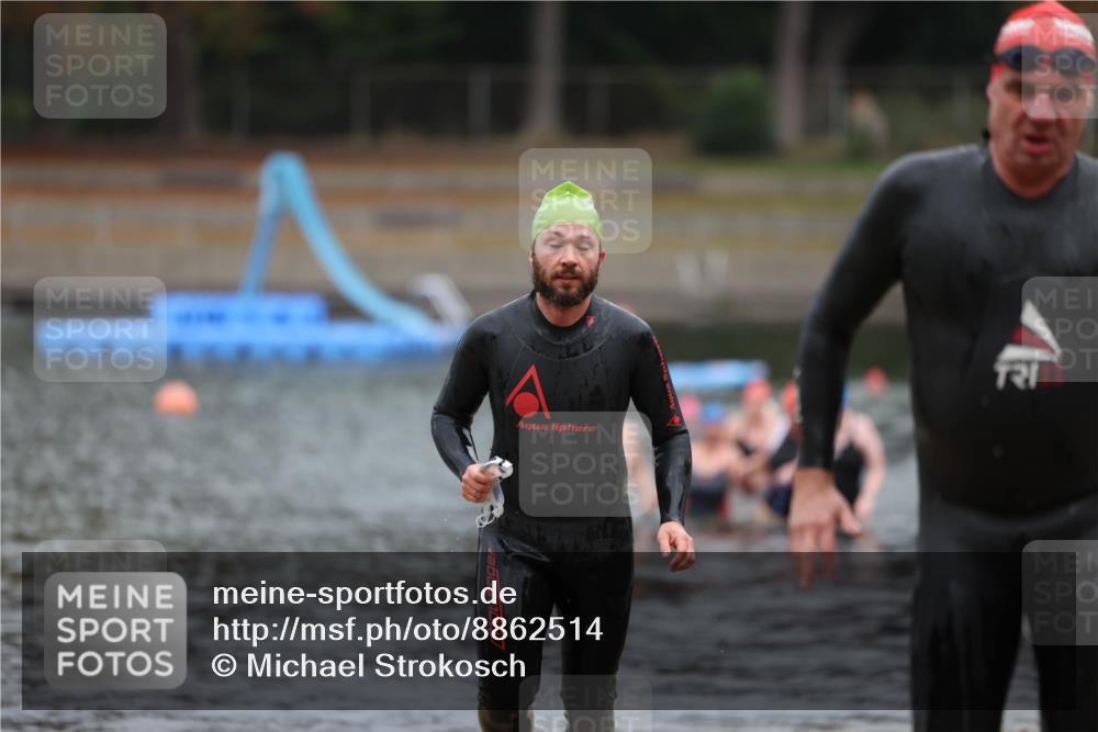 14.09.2025 - Stadtparktriathlon Michael Strokosch http://msf.ph/oto/8862514 14.09.2025 09:51:25 Schwimmen 542, 581 meine-sportfotos.de