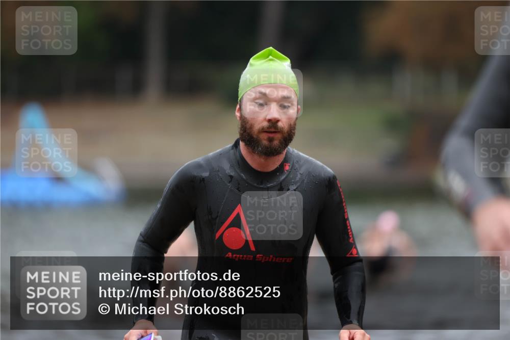 14.09.2025 - Stadtparktriathlon Michael Strokosch http://msf.ph/oto/8862525 14.09.2025 09:51:27 Schwimmen 542, 581 meine-sportfotos.de