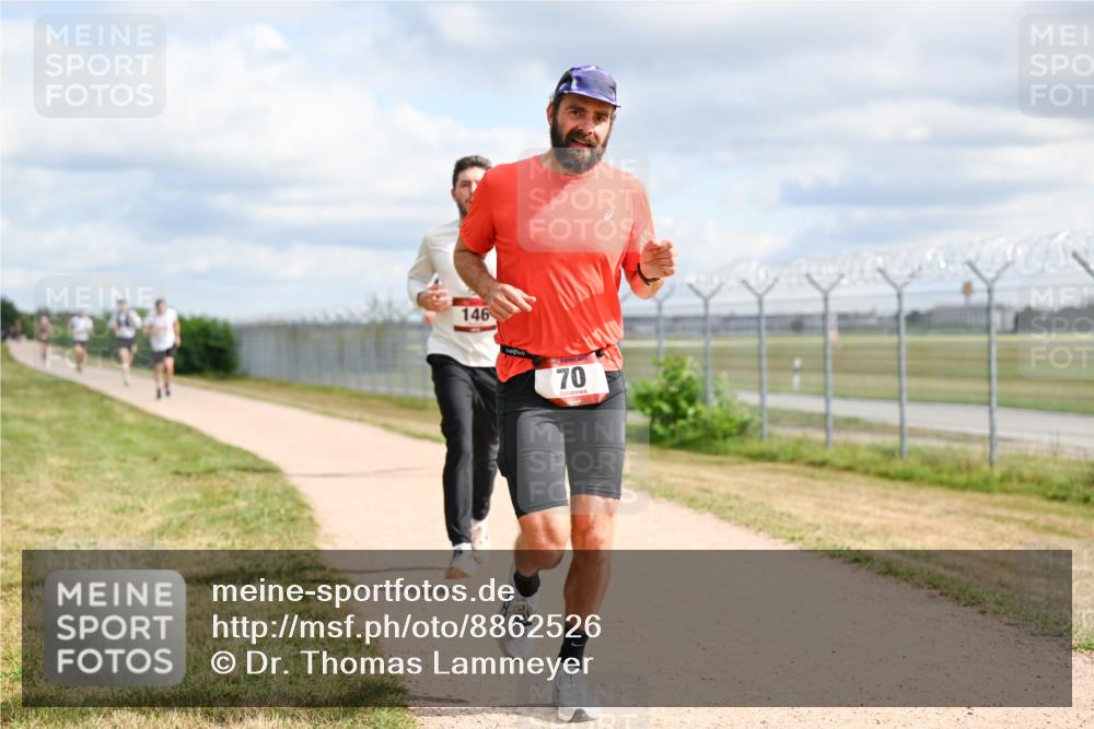 14.09.2025 - Airport Race Dr. Thomas Lammeyer http://msf.ph/oto/8862526 14.09.2025 12:01:30 Laufen 146, 70 meine-sportfotos.de