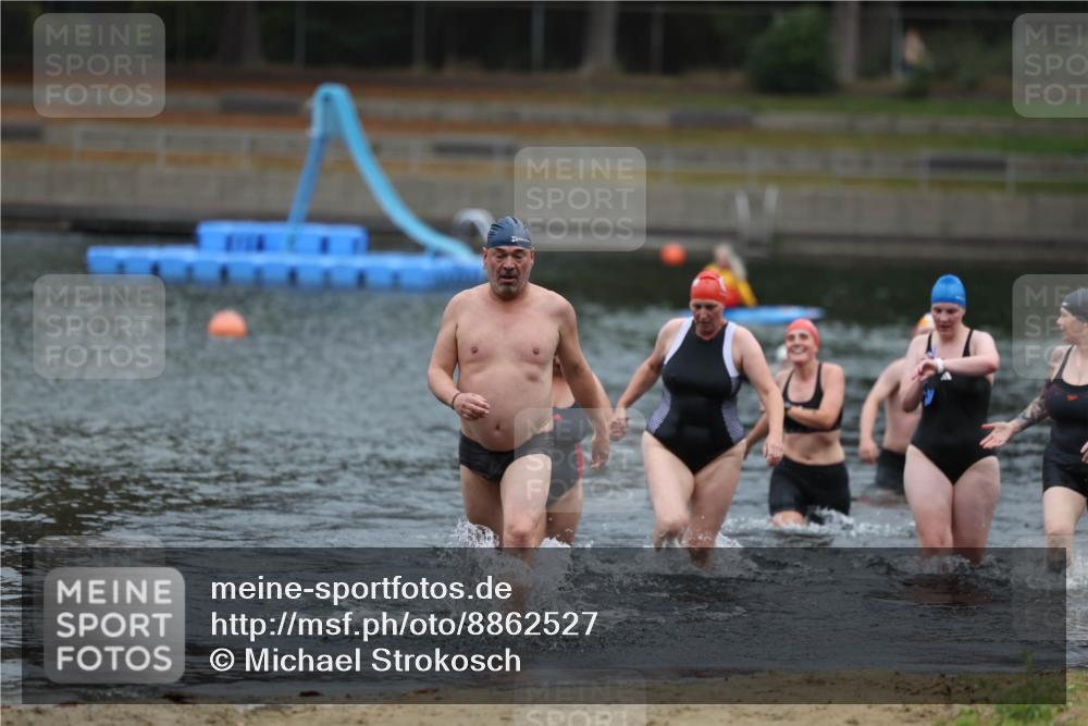 14.09.2025 - Stadtparktriathlon Michael Strokosch http://msf.ph/oto/8862527 14.09.2025 09:51:36 Schwimmen 531, 558, 559, 601 meine-sportfotos.de