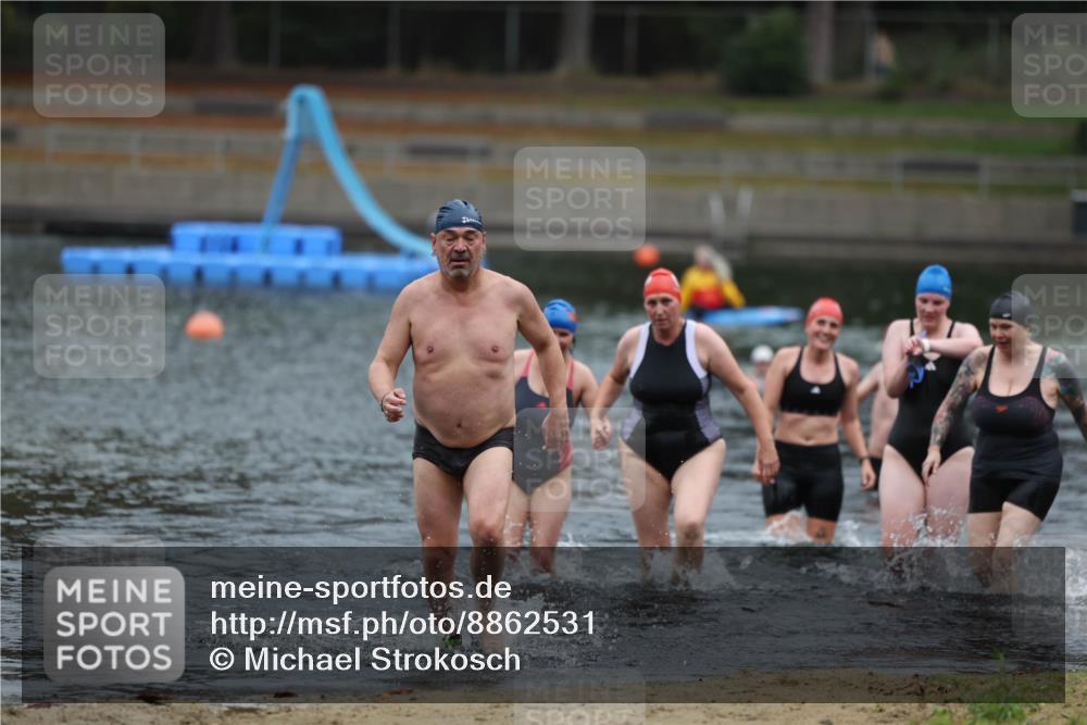14.09.2025 - Stadtparktriathlon Michael Strokosch http://msf.ph/oto/8862531 14.09.2025 09:51:37 Schwimmen 518, 531, 558, 559, 568, 601 meine-sportfotos.de