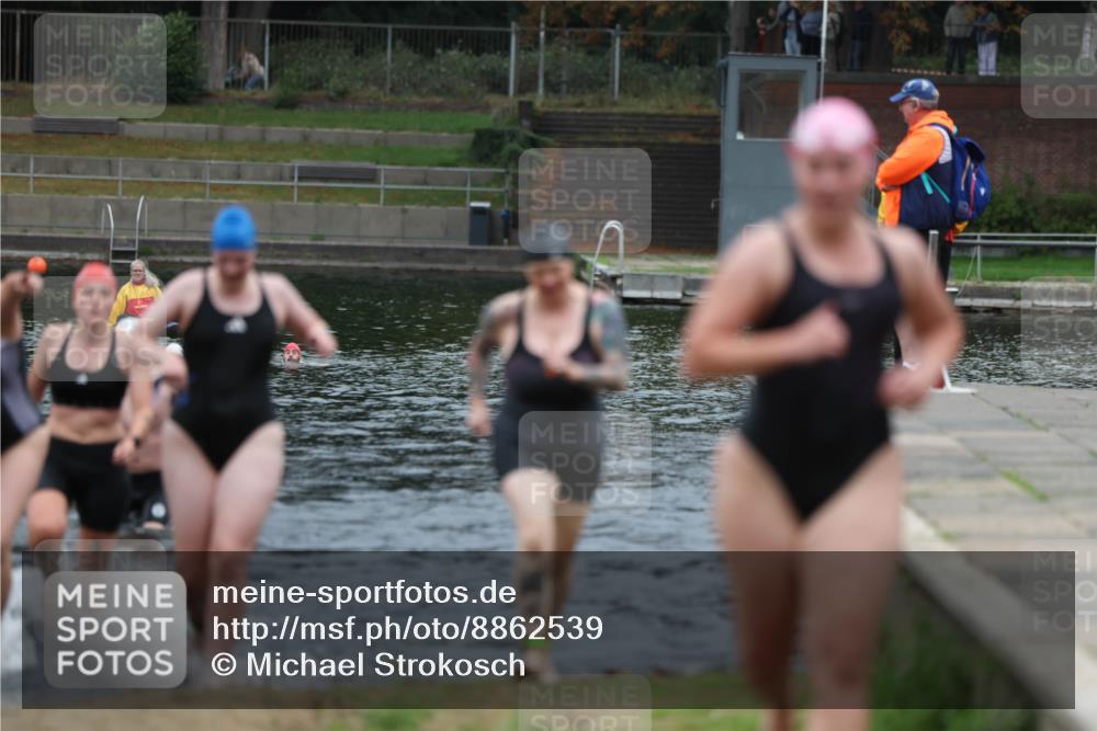 14.09.2025 - Stadtparktriathlon Michael Strokosch http://msf.ph/oto/8862539 14.09.2025 09:51:40 Schwimmen 518, 531, 558, 559, 568, 582, 601 meine-sportfotos.de