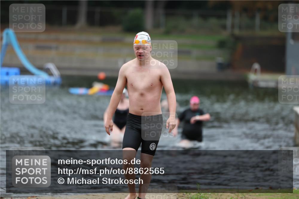14.09.2025 - Stadtparktriathlon Michael Strokosch http://msf.ph/oto/8862565 14.09.2025 09:51:57 Schwimmen 562 meine-sportfotos.de