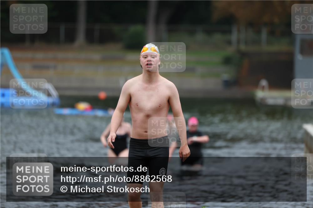 14.09.2025 - Stadtparktriathlon Michael Strokosch http://msf.ph/oto/8862568 14.09.2025 09:51:57 Schwimmen 562 meine-sportfotos.de
