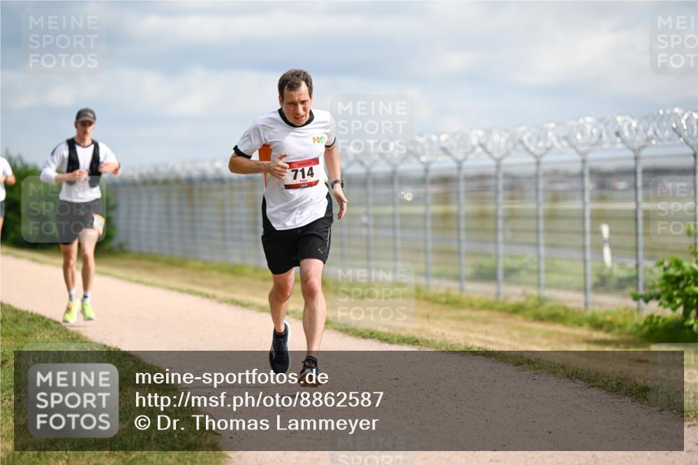 14.09.2025 - Airport Race Dr. Thomas Lammeyer http://msf.ph/oto/8862587 14.09.2025 12:01:36 Laufen 714 meine-sportfotos.de