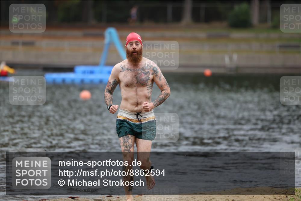 14.09.2025 - Stadtparktriathlon Michael Strokosch http://msf.ph/oto/8862594 14.09.2025 09:52:26 Schwimmen 586 meine-sportfotos.de