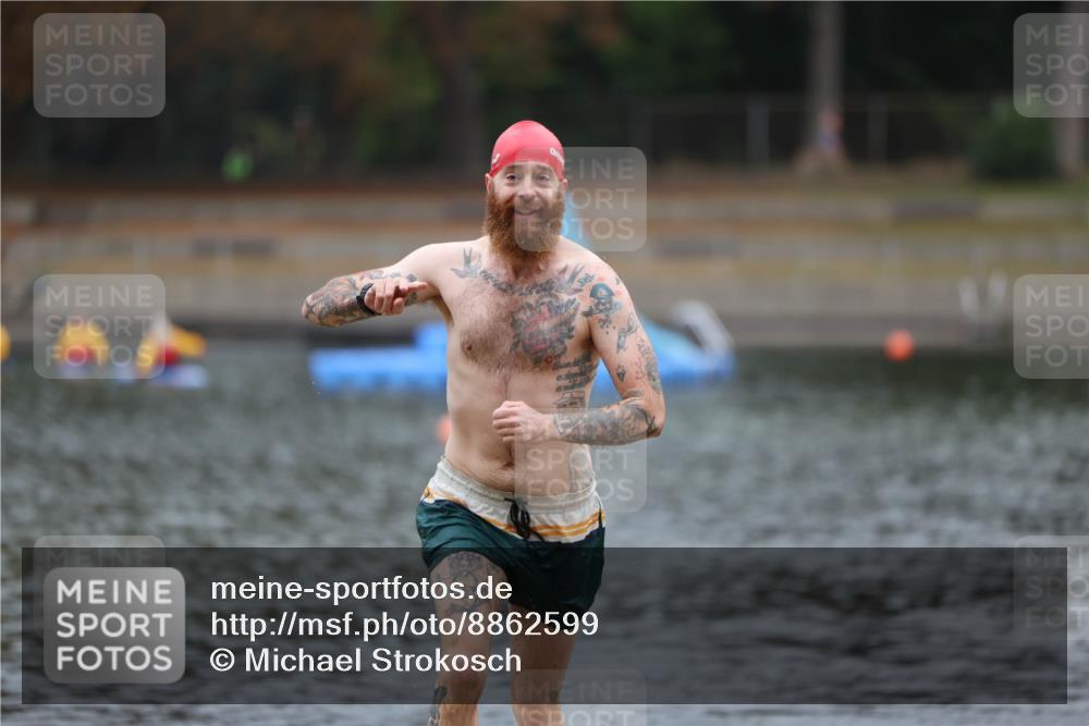 14.09.2025 - Stadtparktriathlon Michael Strokosch http://msf.ph/oto/8862599 14.09.2025 09:52:28 Schwimmen 586 meine-sportfotos.de