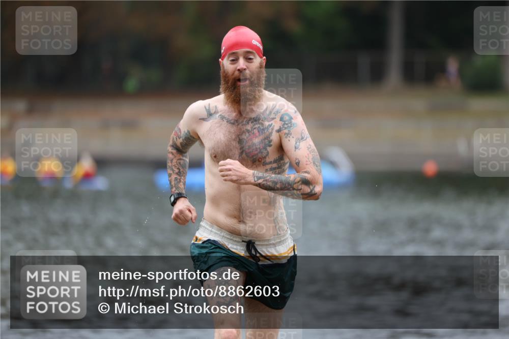 14.09.2025 - Stadtparktriathlon Michael Strokosch http://msf.ph/oto/8862603 14.09.2025 09:52:28 Schwimmen 586 meine-sportfotos.de