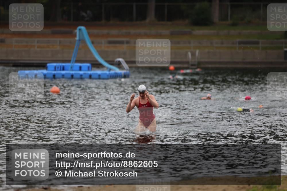 14.09.2025 - Stadtparktriathlon Michael Strokosch http://msf.ph/oto/8862605 14.09.2025 10:09:20 Schwimmen 629 meine-sportfotos.de