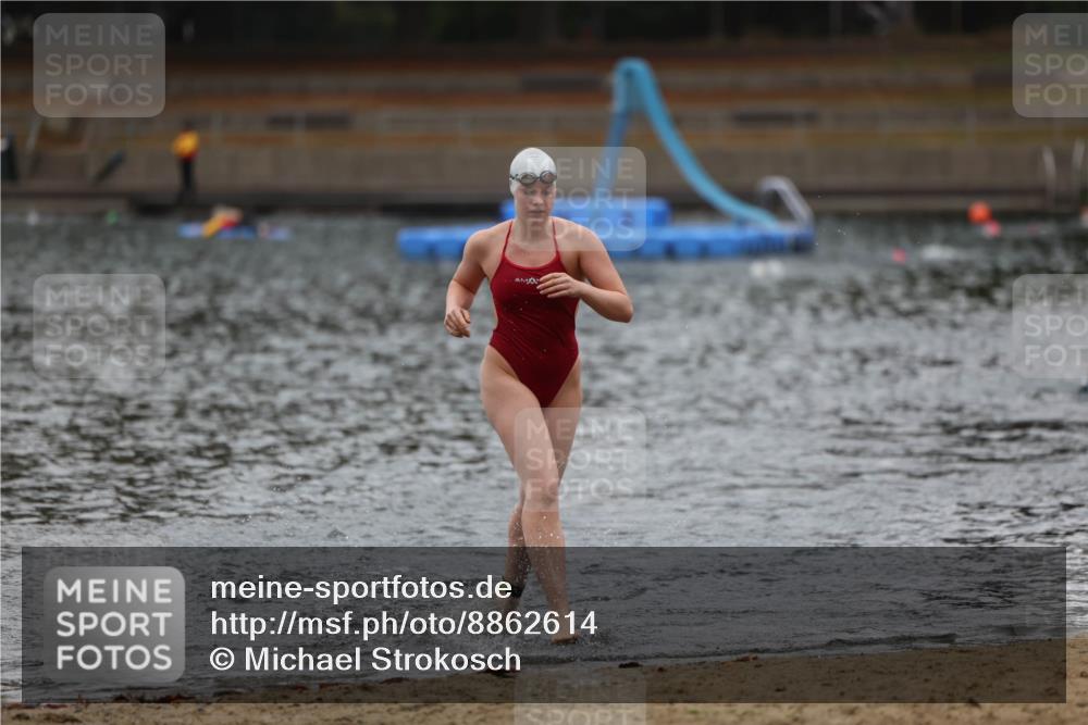 14.09.2025 - Stadtparktriathlon Michael Strokosch http://msf.ph/oto/8862614 14.09.2025 10:09:27 Schwimmen 629 meine-sportfotos.de