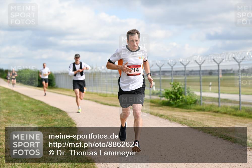 14.09.2025 - Airport Race Dr. Thomas Lammeyer http://msf.ph/oto/8862624 14.09.2025 12:01:38 Laufen 714 meine-sportfotos.de
