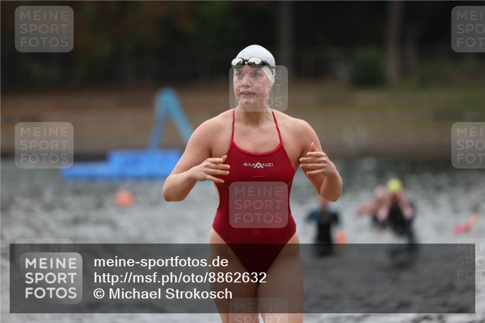 14.09.2025 - Stadtparktriathlon Michael Strokosch http://msf.ph/oto/8862632 14.09.2025 10:09:31 Schwimmen 629, 717 meine-sportfotos.de
