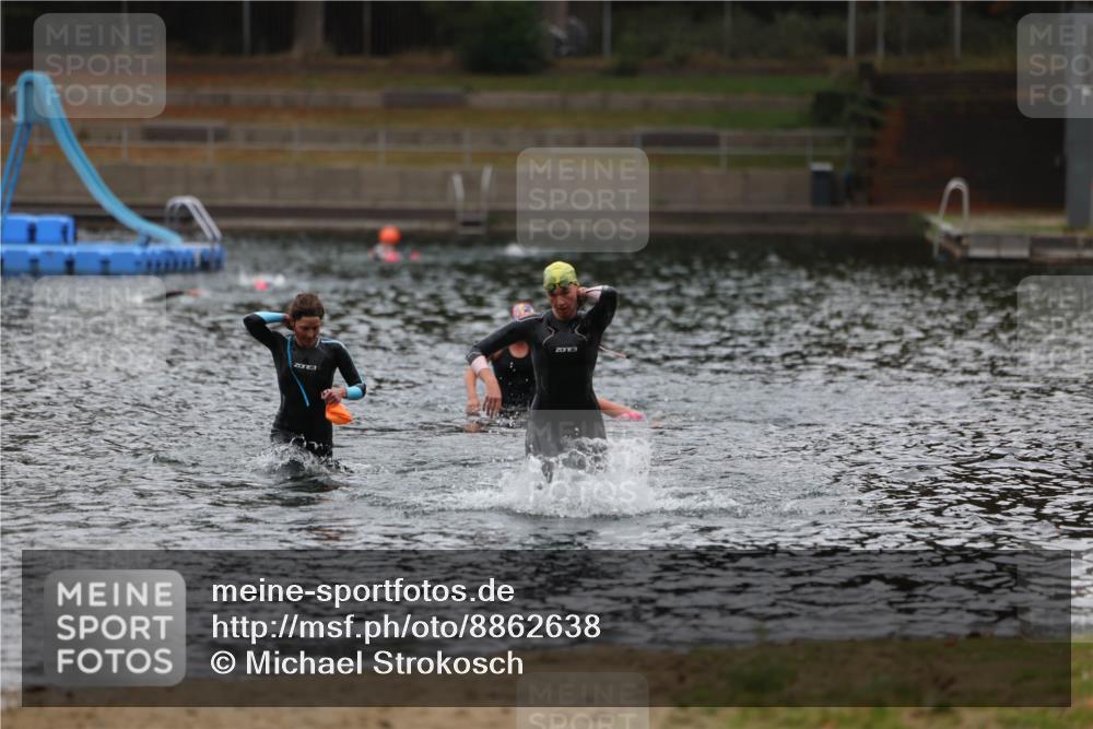 14.09.2025 - Stadtparktriathlon Michael Strokosch http://msf.ph/oto/8862638 14.09.2025 10:09:34 Schwimmen 629, 681, 717 meine-sportfotos.de
