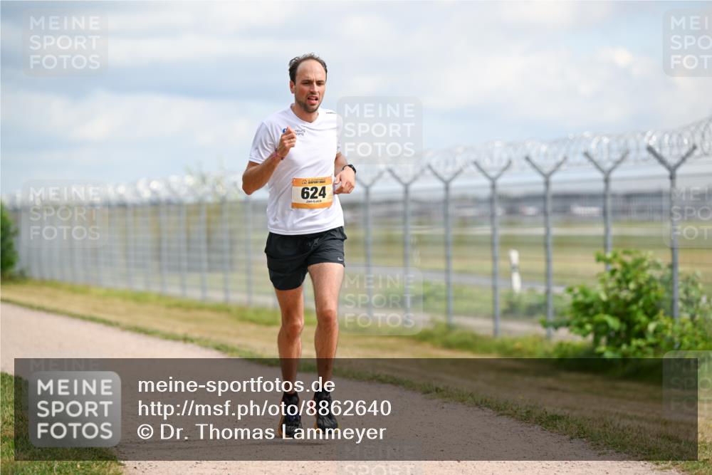 14.09.2025 - Airport Race Dr. Thomas Lammeyer http://msf.ph/oto/8862640 14.09.2025 12:01:43 Laufen 624 meine-sportfotos.de