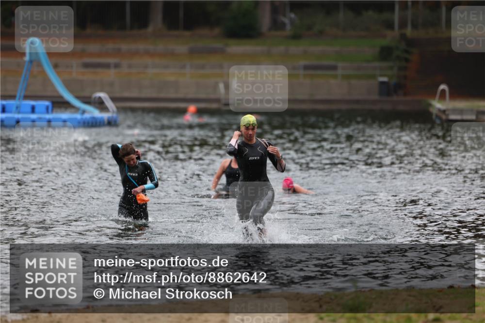 14.09.2025 - Stadtparktriathlon Michael Strokosch http://msf.ph/oto/8862642 14.09.2025 10:09:35 Schwimmen 629, 681, 717 meine-sportfotos.de