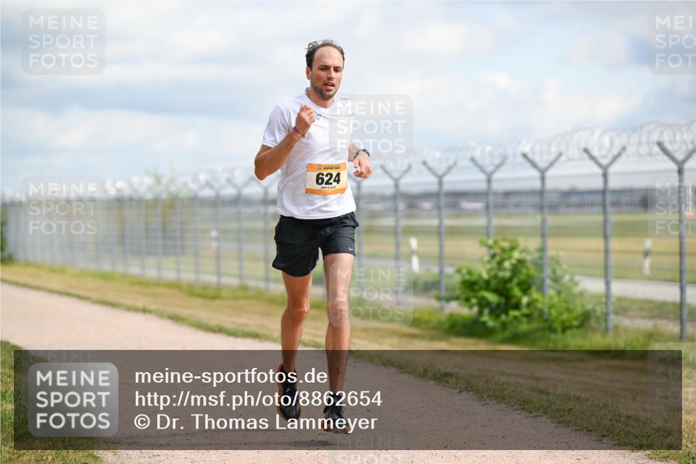 14.09.2025 - Airport Race Dr. Thomas Lammeyer http://msf.ph/oto/8862654 14.09.2025 12:01:44 Laufen 624 meine-sportfotos.de