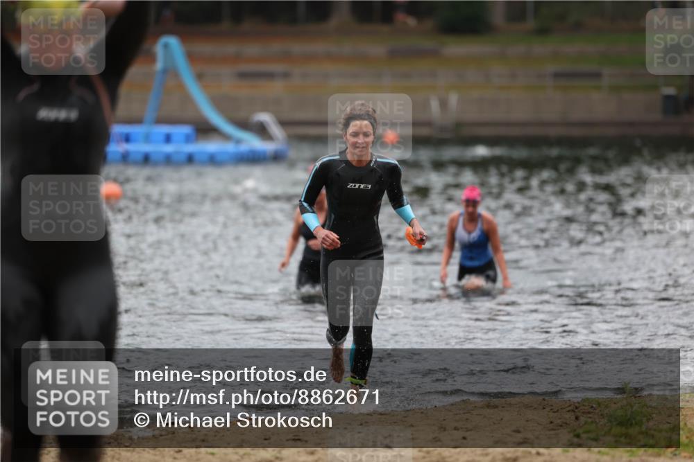 14.09.2025 - Stadtparktriathlon Michael Strokosch http://msf.ph/oto/8862671 14.09.2025 10:09:41 Schwimmen 681, 706, 717 meine-sportfotos.de