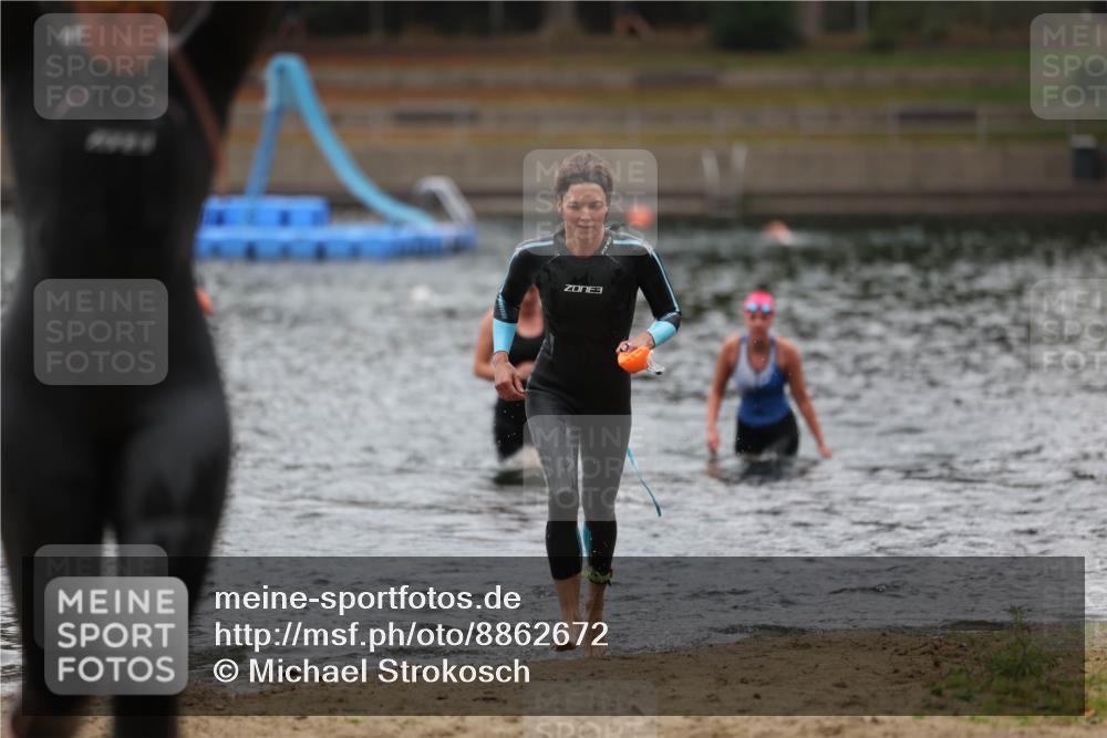 14.09.2025 - Stadtparktriathlon Michael Strokosch http://msf.ph/oto/8862672 14.09.2025 10:09:41 Schwimmen 681, 706, 717 meine-sportfotos.de