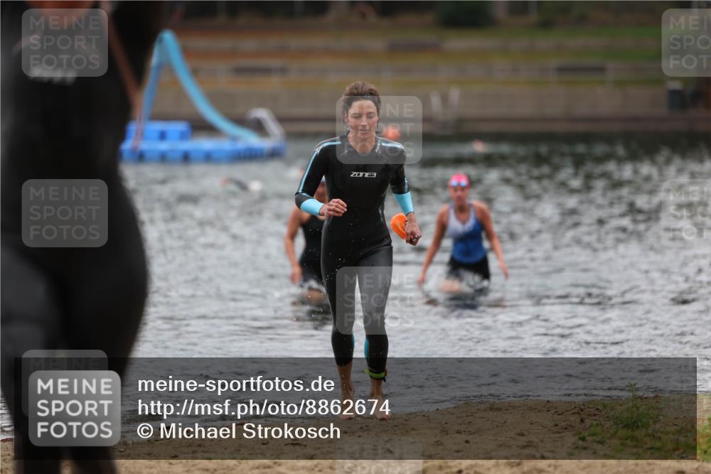14.09.2025 - Stadtparktriathlon Michael Strokosch http://msf.ph/oto/8862674 14.09.2025 10:09:42 Schwimmen 681, 706, 717 meine-sportfotos.de
